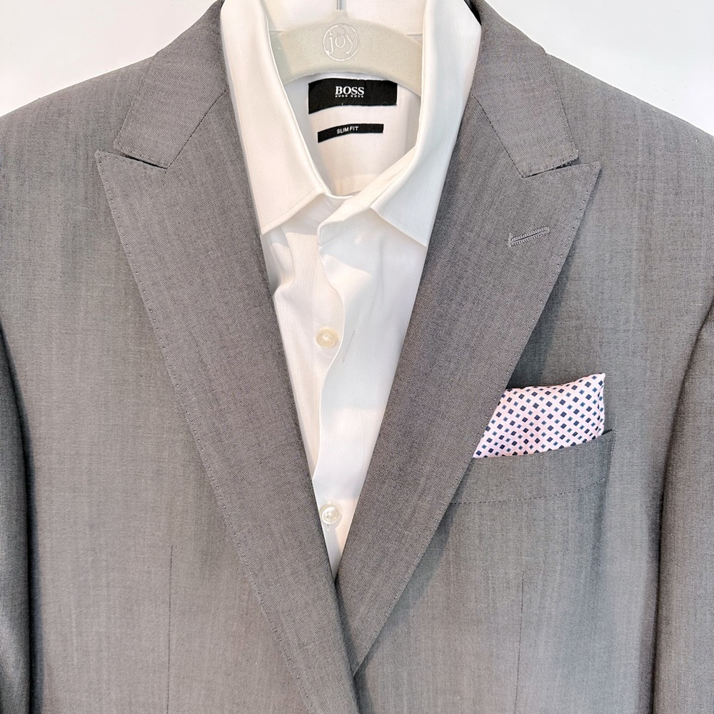 Men’s Hugo Boss slim fit suit!
